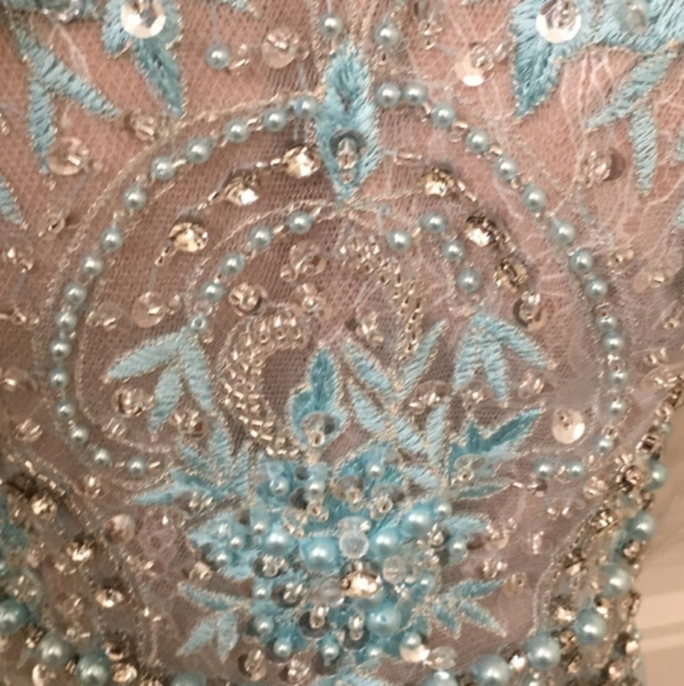 TERANI COUTURE Evening Gown - Picture 9 of 14